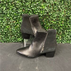 Clarks Ellanie Vibe Women's Leather Ankle Boots - W6.5